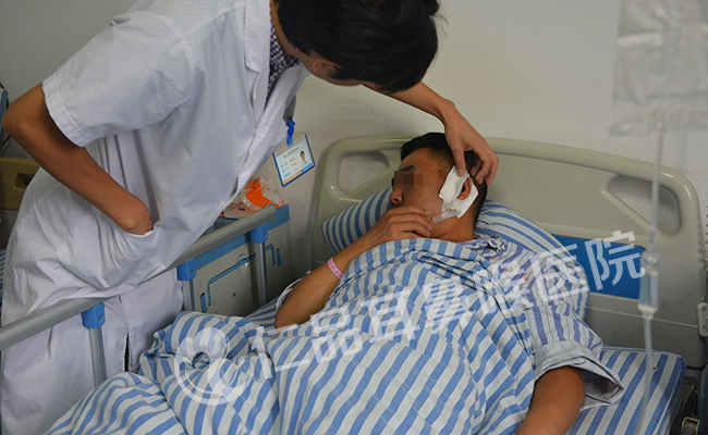 重度鼓膜穿孔患者修补手术圆满成功