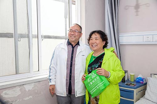 著名主持人老吴与仁品患者共度中秋